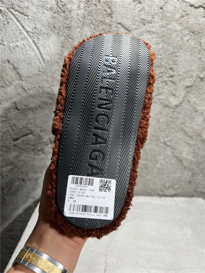 BLCG SLIPPERS