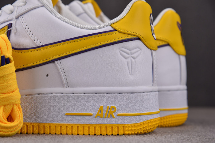 Nike Air Force 1 x Kobe Retro QS FZ1151-100