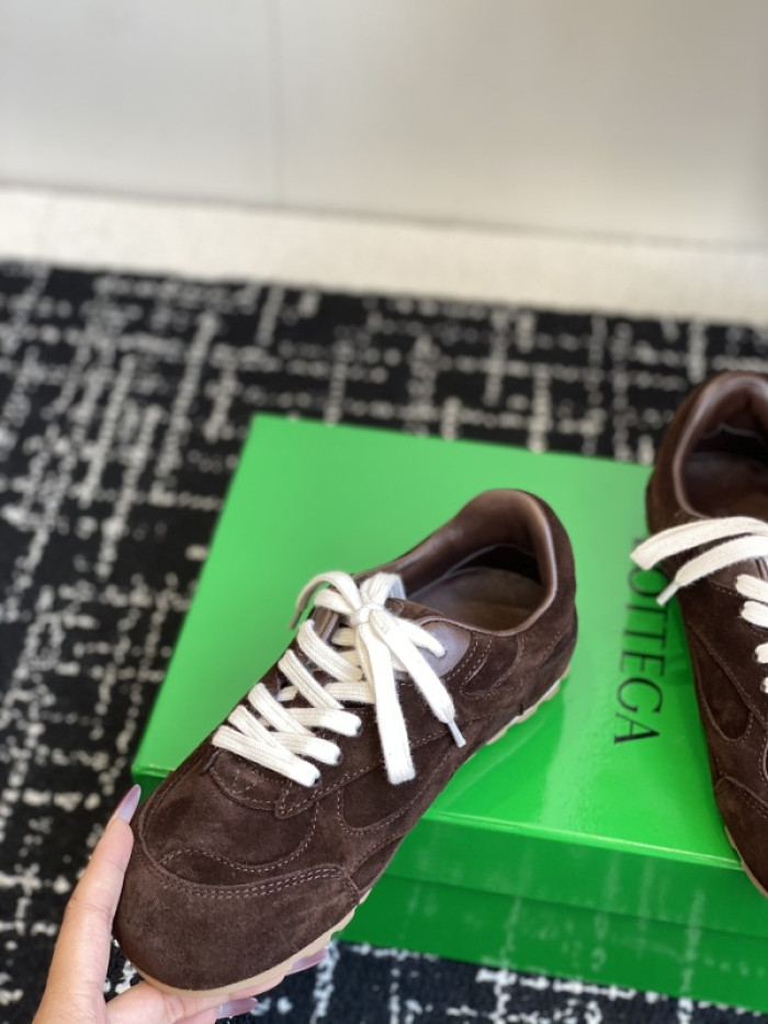 b0tt*ga Ven*ta sneaker