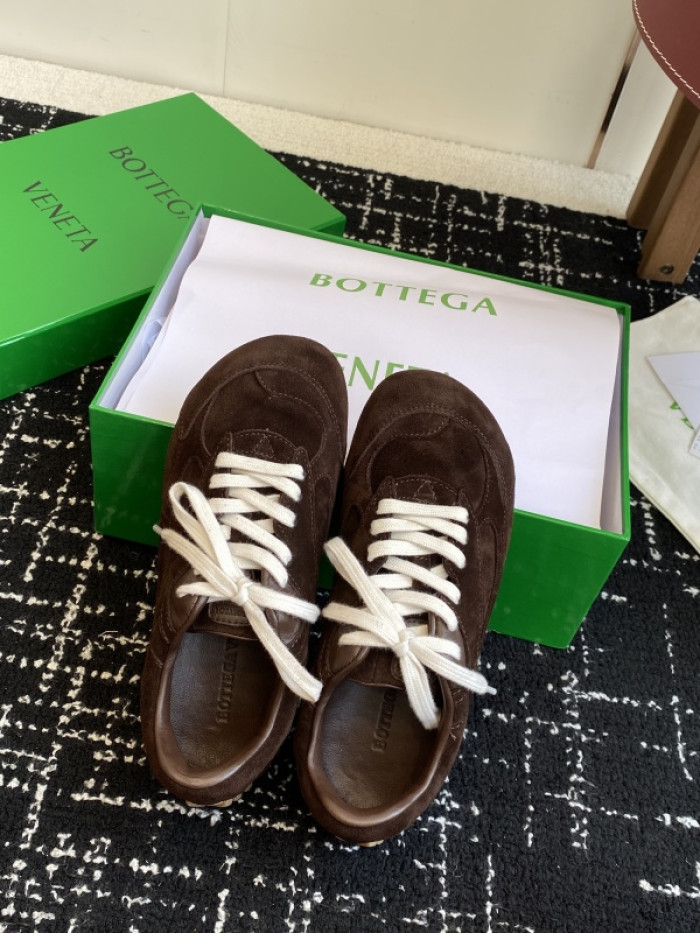 b0tt*ga Ven*ta sneaker