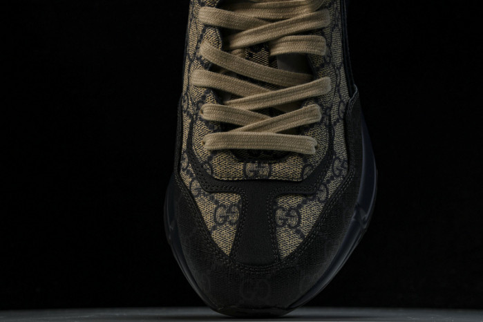 Gv*c sneaker