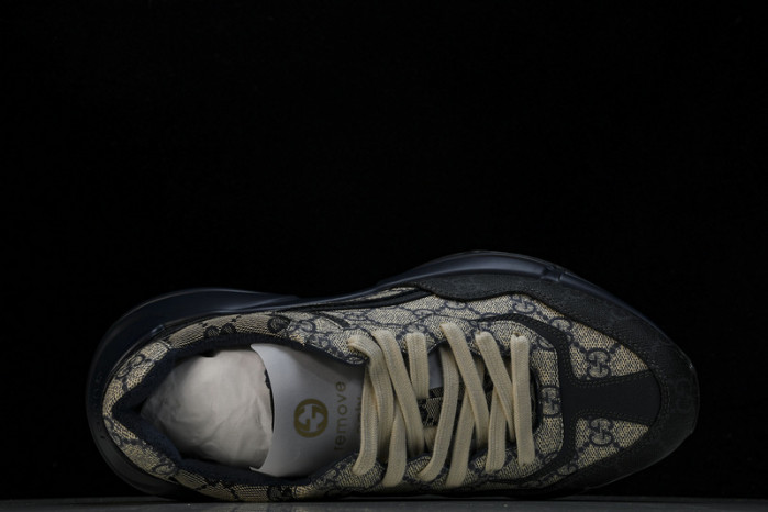 Gv*c sneaker