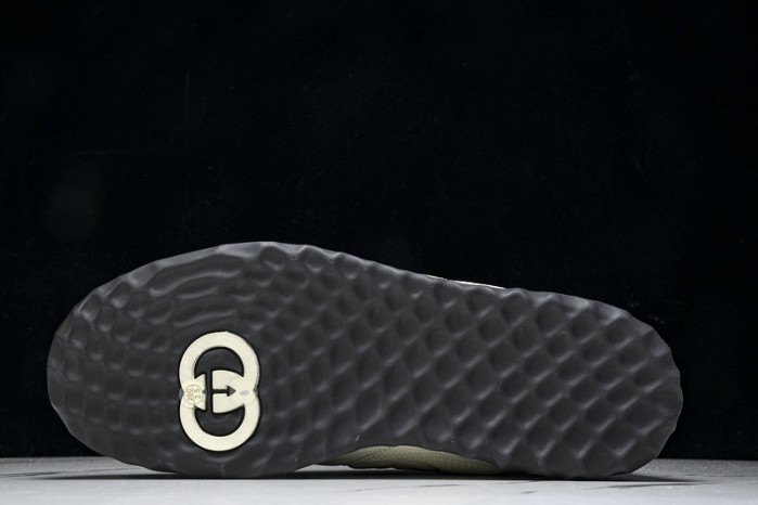 Gv*c sneaker