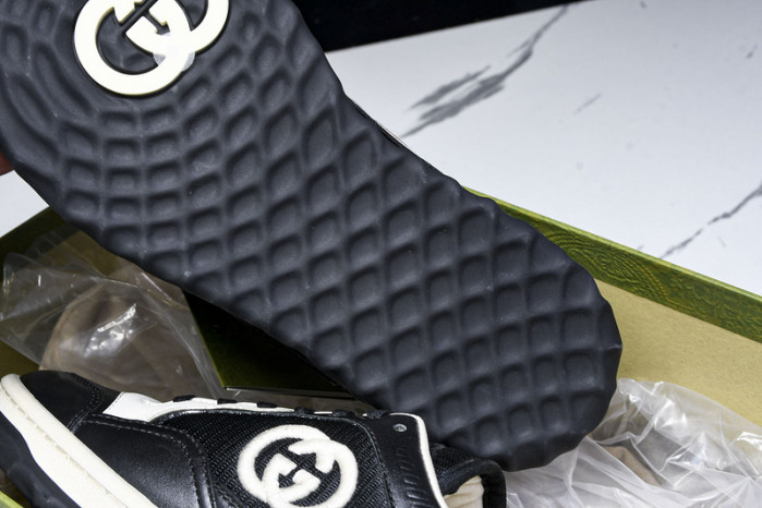 Gv*c sneaker