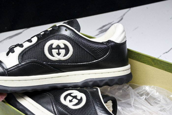 Gv*c sneaker