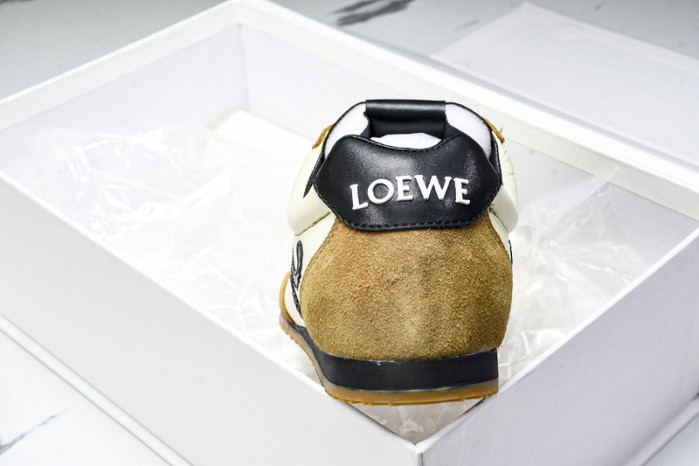 L*0ewe Ballet Runner LW-FOR15