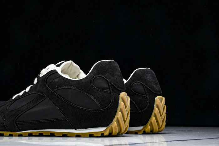 b0tt*ga Ven*ta sneaker