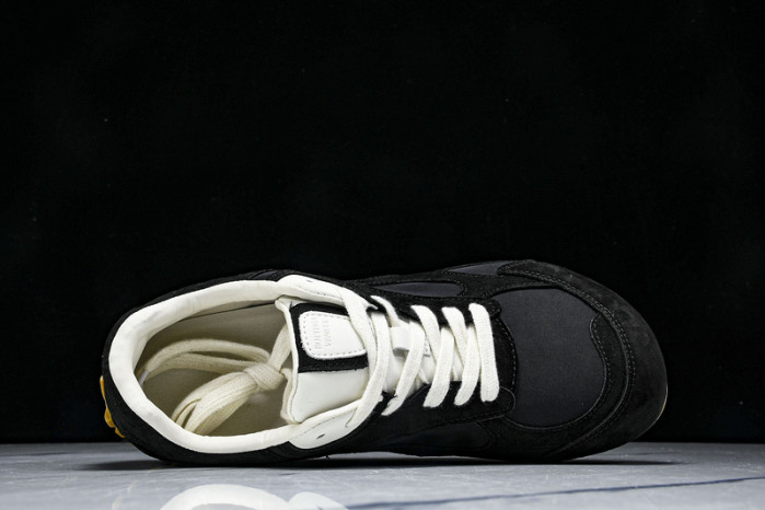 b0tt*ga Ven*ta sneaker