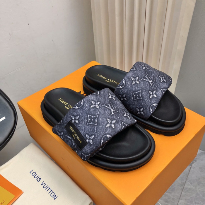 LV SLIPPERS