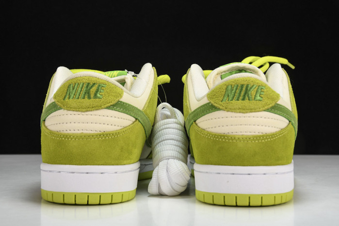 Nike Dunk Low "Green Apple" DM0807-300