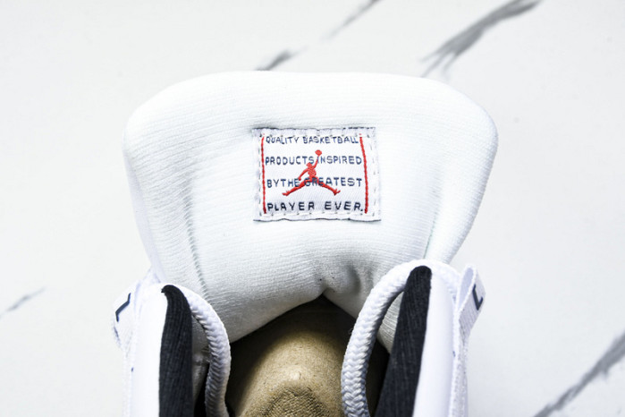 Air Jordan 11 Retro LH0296-400
