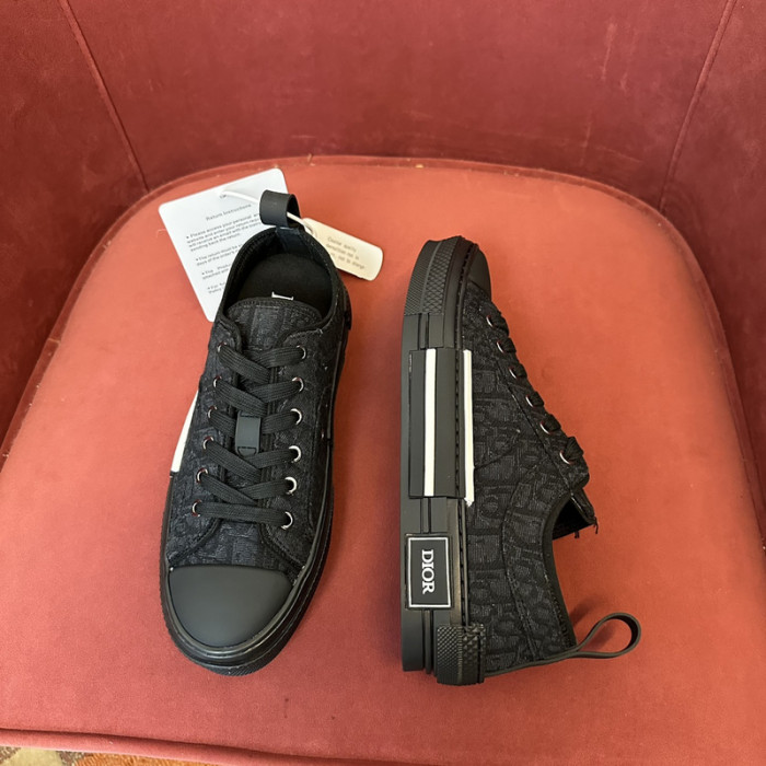 D10R B23 Sneakers Low Top