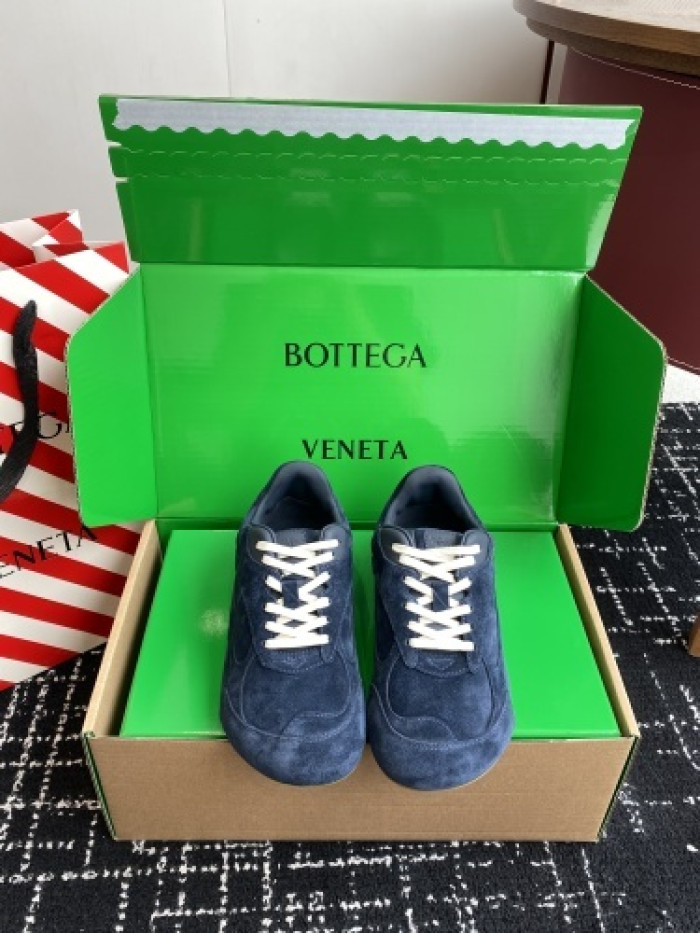 b0tt*ga Ven*ta sneaker
