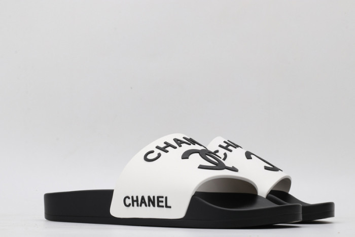 CH*NEL SLIPPERS