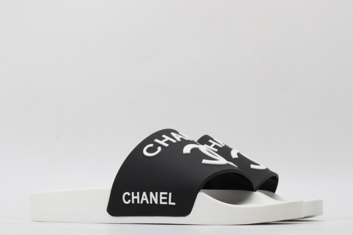 CH*NEL SLIPPERS